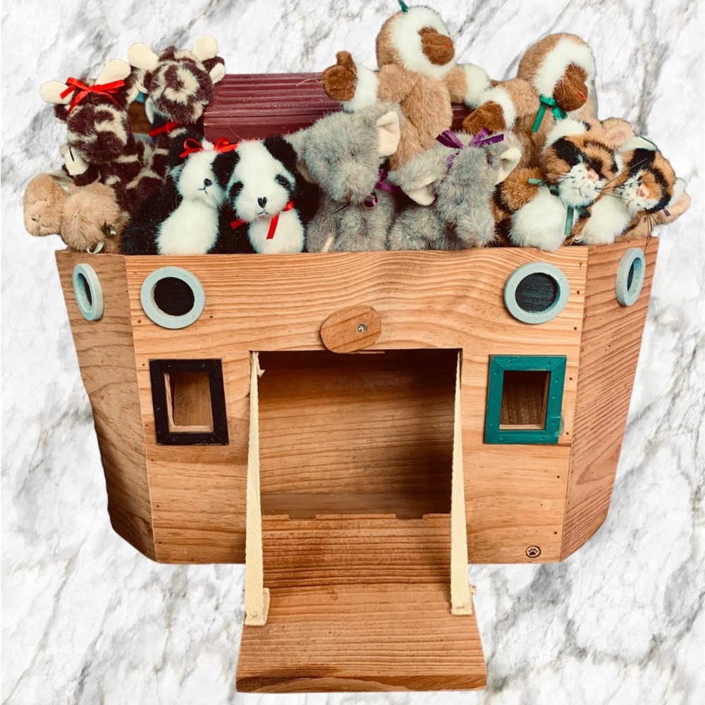 Boyd’s Bears Collection Noah’s Wooden Ark W/ Plush Animals - No Tags